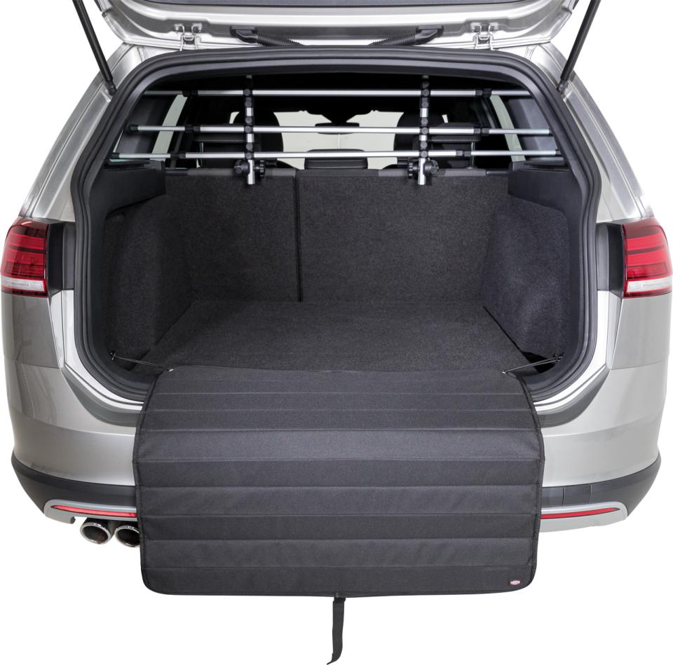 Foldbar bumper guard til bagkofangeren, beskytter lakken når hunden hopper ind og ud af bilen